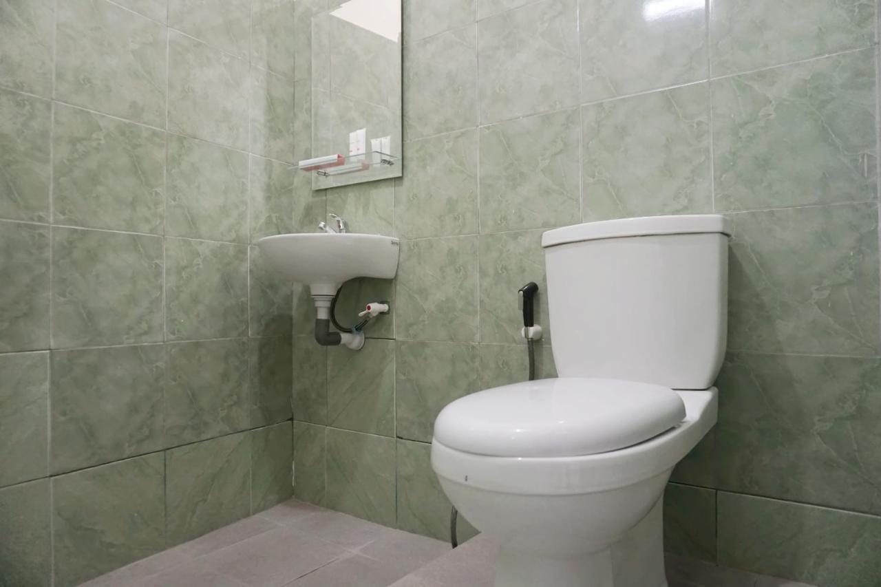 Oyo 1394 Rumaisa Homestay Syariah Pekanbaru Zewnętrze zdjęcie