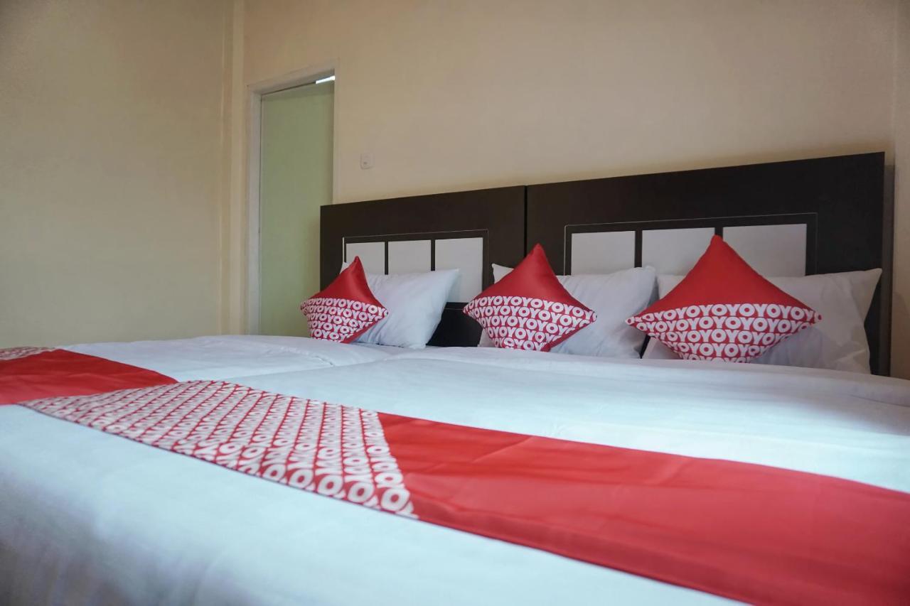 Oyo 1394 Rumaisa Homestay Syariah Pekanbaru Zewnętrze zdjęcie