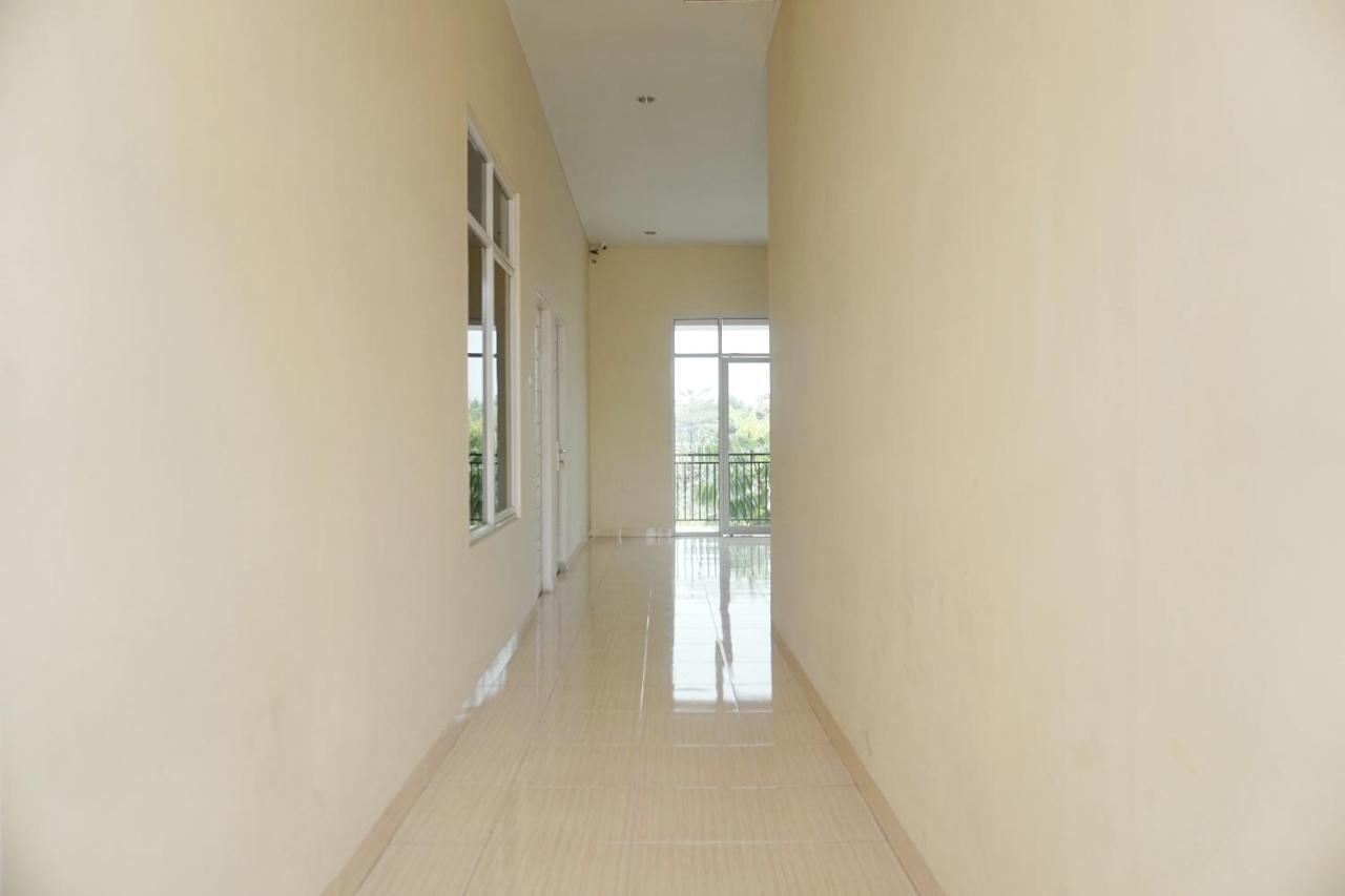 Oyo 1394 Rumaisa Homestay Syariah Pekanbaru Zewnętrze zdjęcie