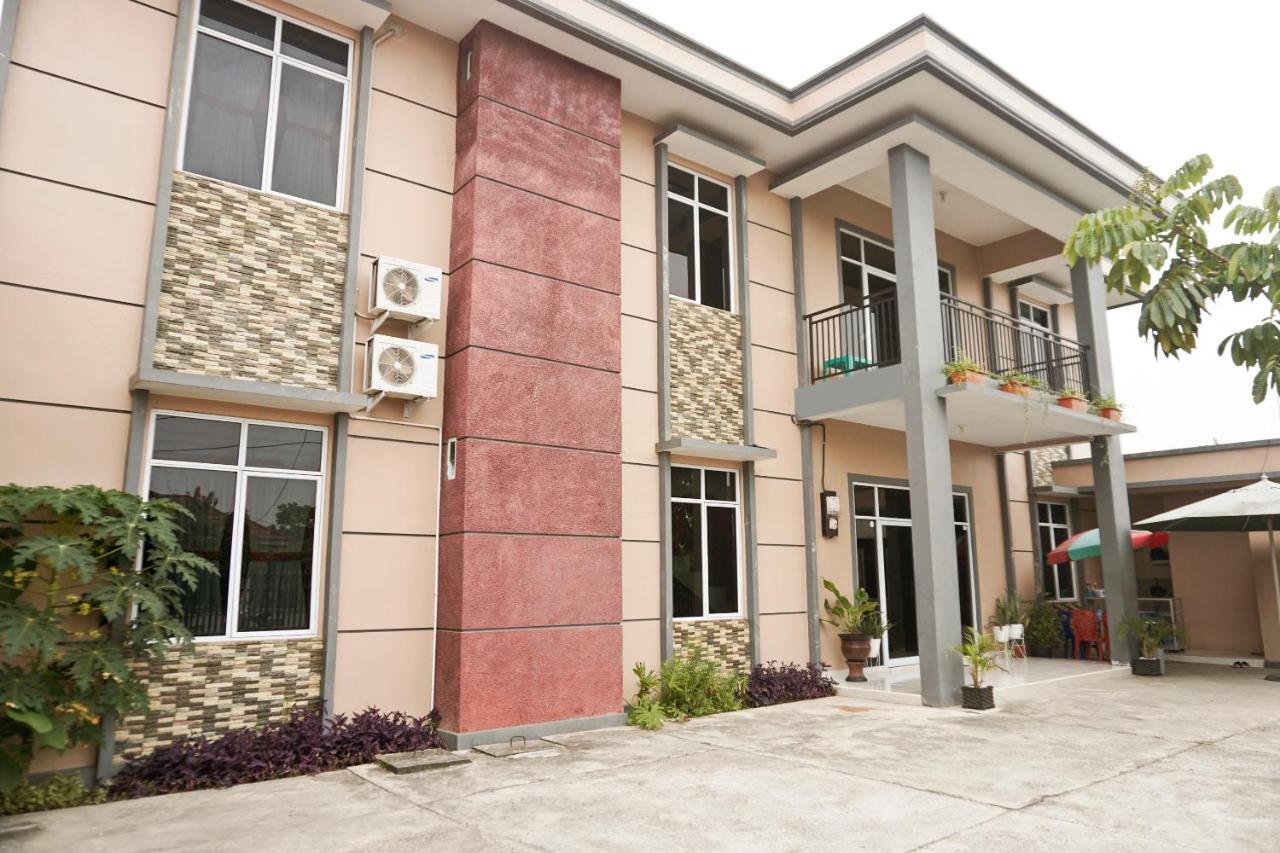 Oyo 1394 Rumaisa Homestay Syariah Pekanbaru Zewnętrze zdjęcie